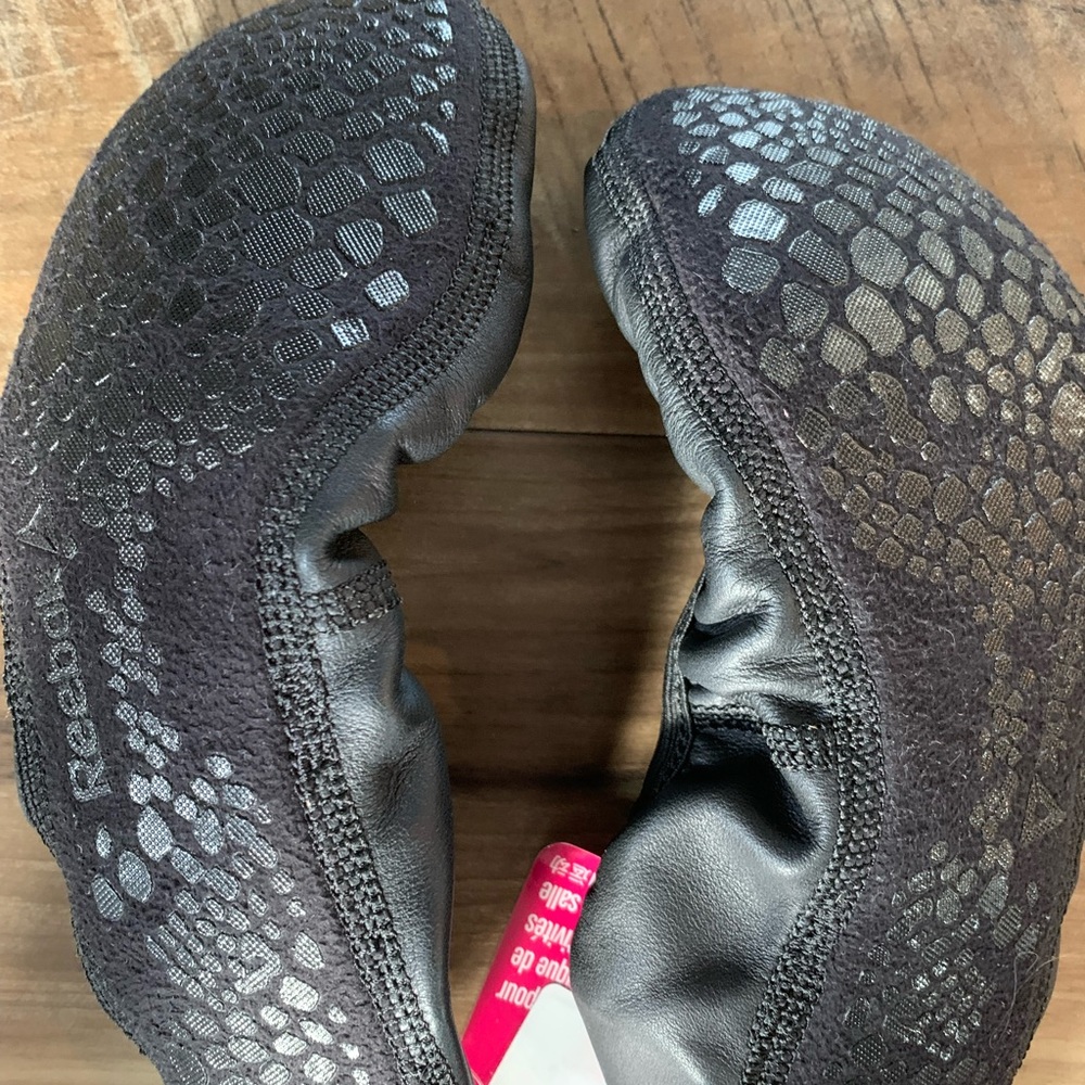 Women’s Reebok Slippers - Picture 5 of 5